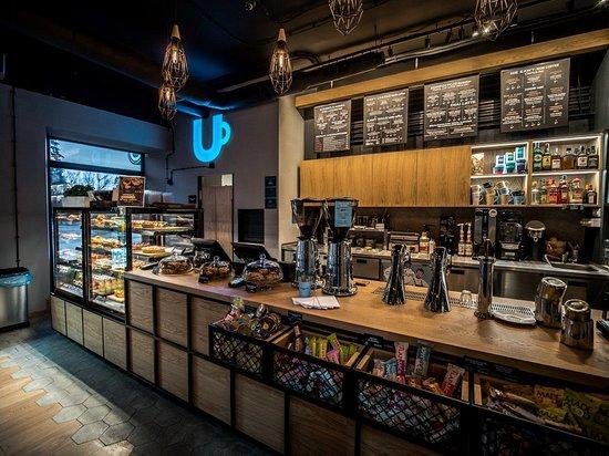 Cavarious Cafe